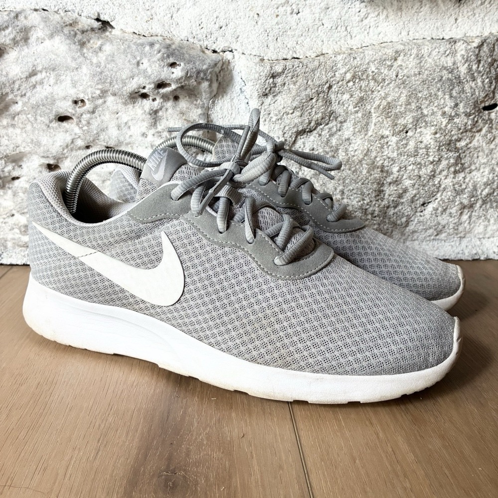 Nike Tanjun Lace Up Casual Comfortable Sneakers Shoes Wolf Gray White Womens 11